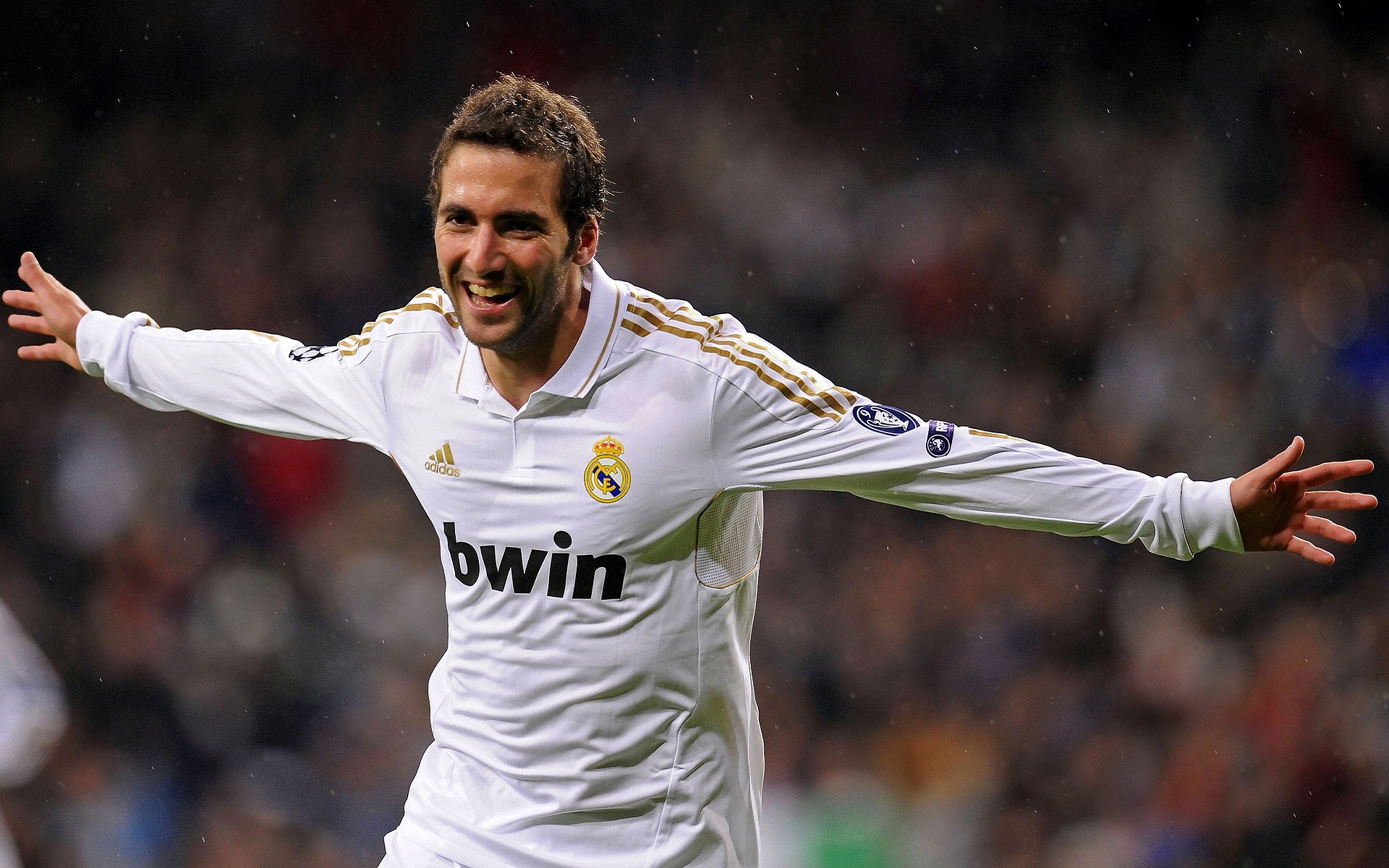 欧冠小组赛：皇马六战全胜 强势头名晋级淘汰赛